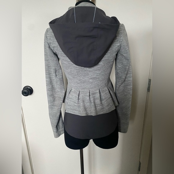 Lululemon jacket - Picture 4 of 4